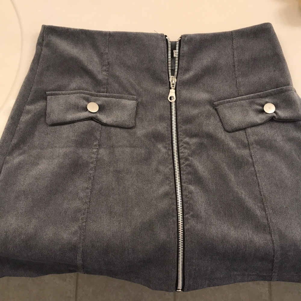Grey zip up skirt